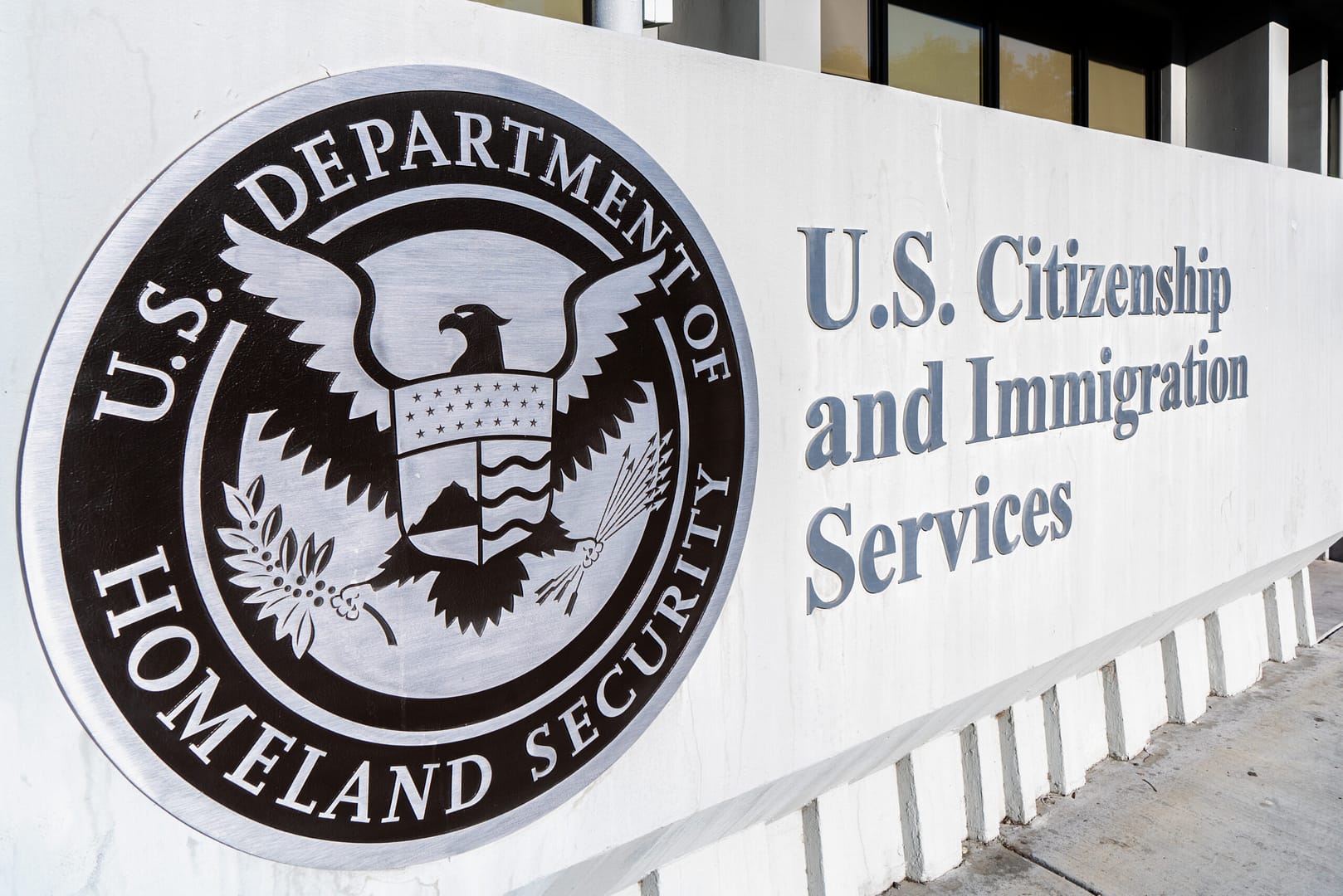 Read more about the article USCIS to Resume Premium Processing for Forms I-129 and I-140